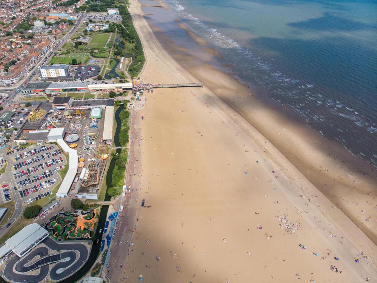 Stunning Caravan With Full Lake View At Southview Holiday Park Ref 33004Ml Skegness Extérieur photo