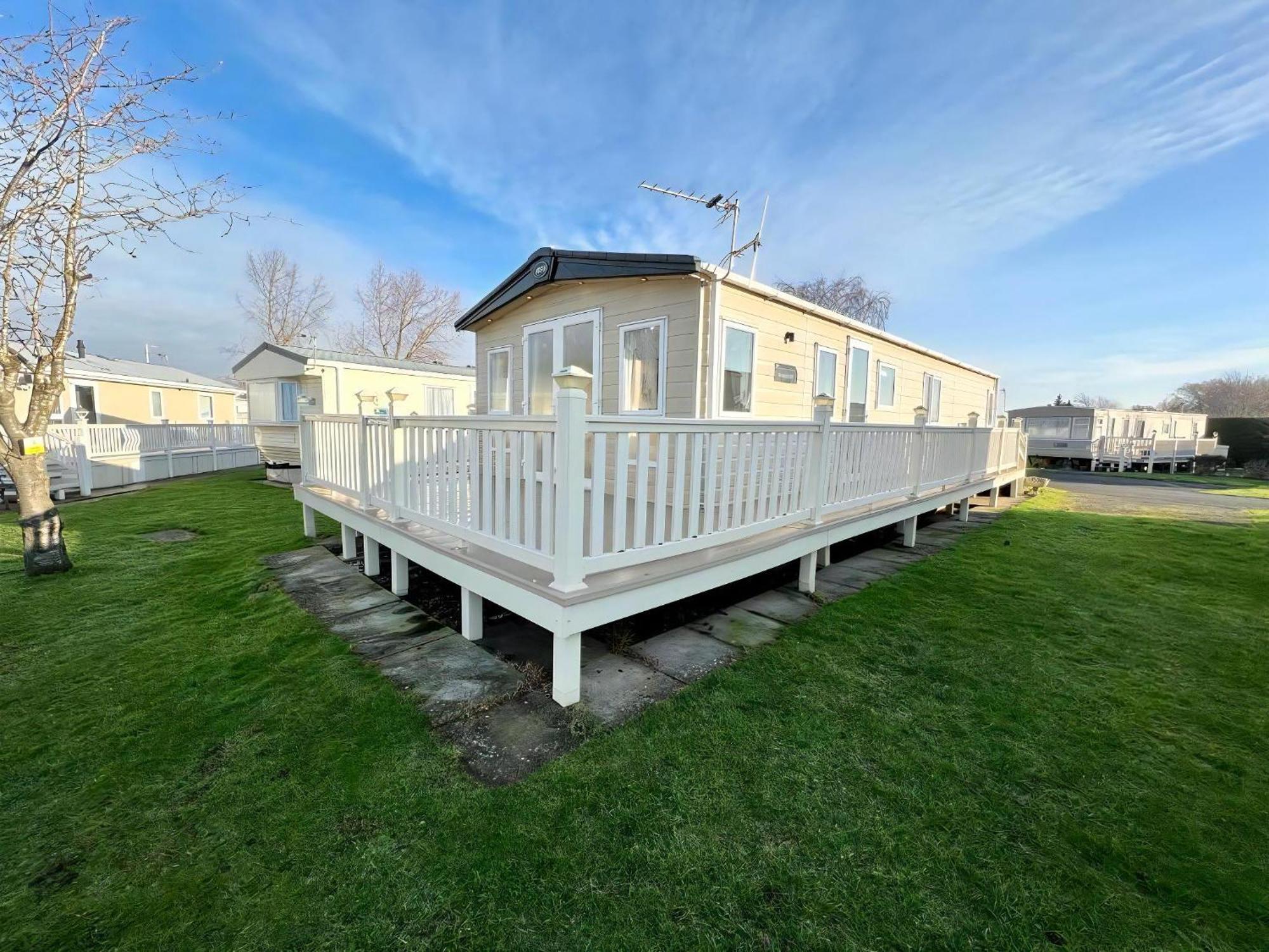 Stunning Caravan With Full Lake View At Southview Holiday Park Ref 33004Ml Skegness Extérieur photo