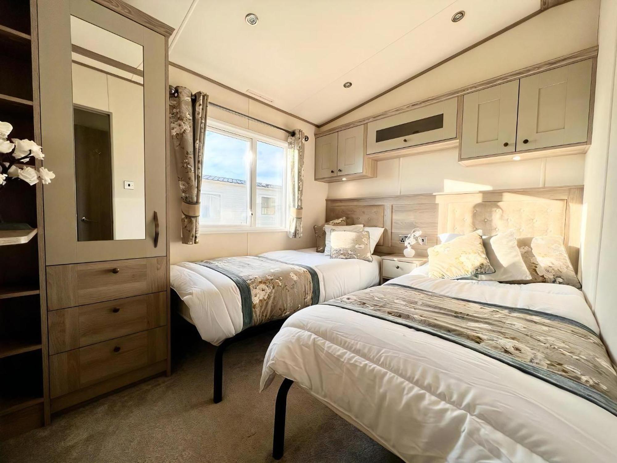 Stunning Caravan With Full Lake View At Southview Holiday Park Ref 33004Ml Skegness Extérieur photo